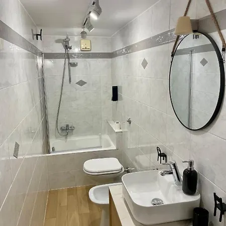 Two Balcony Apartman *